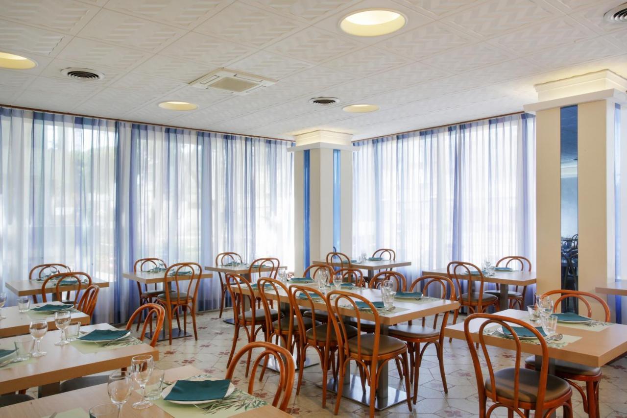 Hotel Norma 米萨诺阿德里亚蒂科 外观 照片
