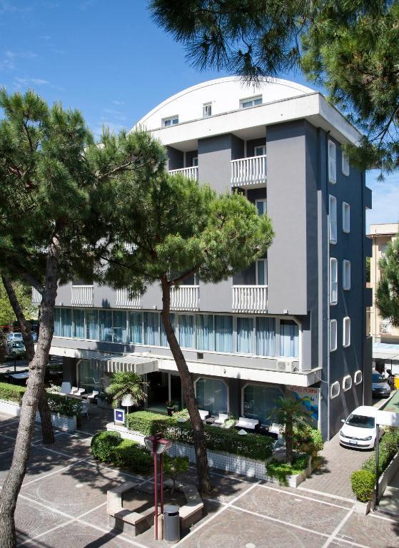 Hotel Norma 米萨诺阿德里亚蒂科 外观 照片